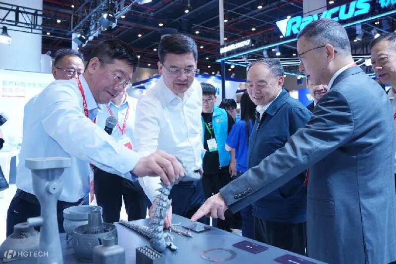 Let Optics Guide the Future | HGTECH Appears at the 2024 China Optics Valley Optoelectronic Information Industry Innovation and Development Forum